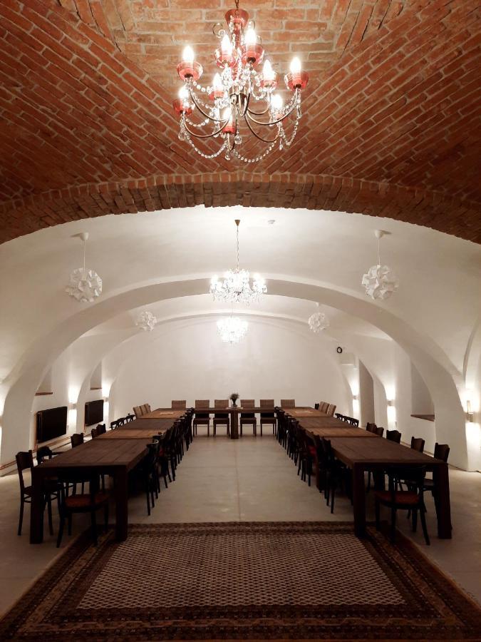 Апарт отель Korn-Hof Kornatice Экстерьер фото